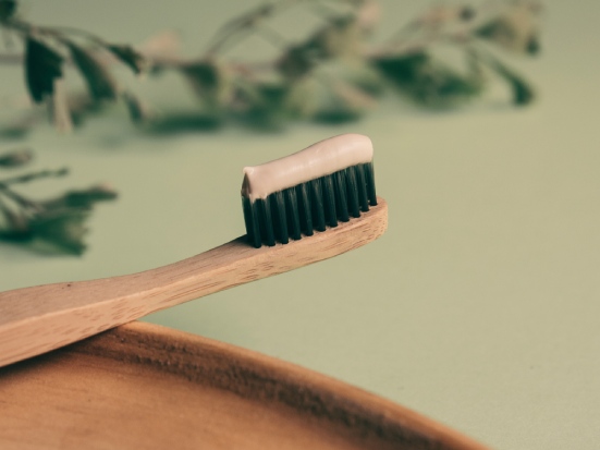 Dentifrici ecologici: pro e contro reali